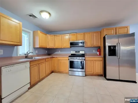 154 Norwood Avenue Lodi NJ 07644