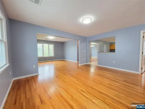 154 Norwood Avenue Lodi NJ 07644