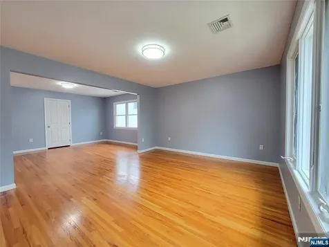 154 Norwood Avenue Lodi NJ 07644