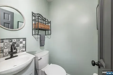 8 E Gate Drive Vernon NJ 07418