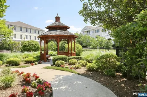 602 Four Seasons Lane Montvale NJ 07645