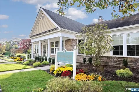 602 Four Seasons Lane Montvale NJ 07645
