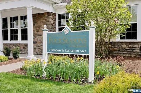 602 Four Seasons Lane Montvale NJ 07645