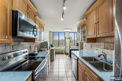 300 Winston Drive Cliffside Park NJ 07010