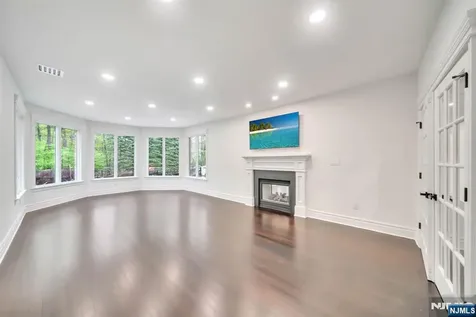 19 Amira Lane Kinnelon Borough NJ 07405