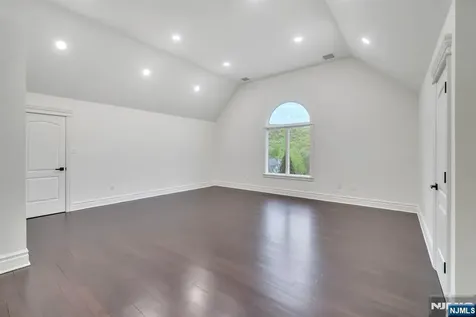 19 Amira Lane Kinnelon Borough NJ 07405