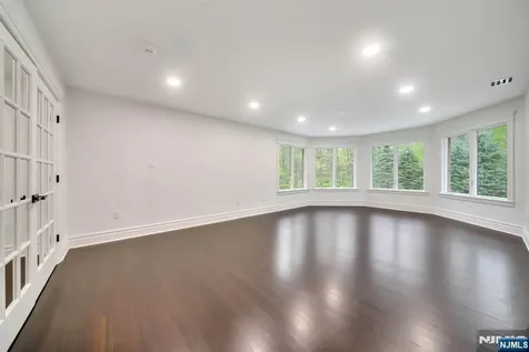 19 Amira Lane Kinnelon Borough NJ 07405