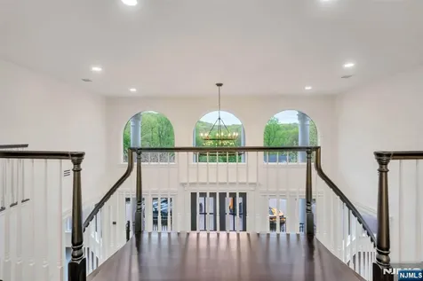 19 Amira Lane Kinnelon Borough NJ 07405