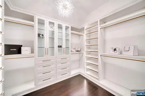 19 Amira Lane Kinnelon Borough NJ 07405