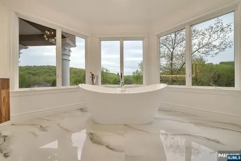19 Amira Lane Kinnelon Borough NJ 07405
