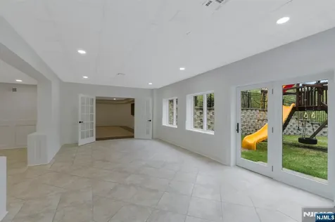 19 Amira Lane Kinnelon Borough NJ 07405