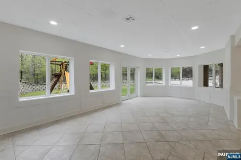 19 Amira Lane Kinnelon Borough NJ 07405
