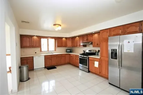 31 Marion Avenue Cliffside Park NJ 07010