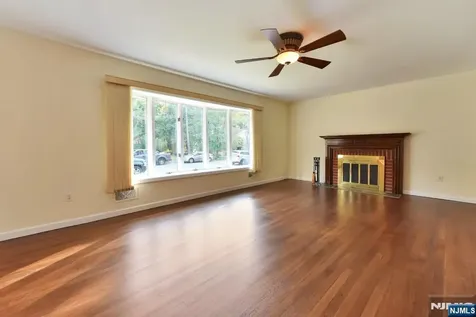 4 Marconi Street Tenafly NJ 07670