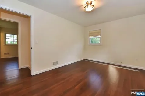 4 Marconi Street Tenafly NJ 07670
