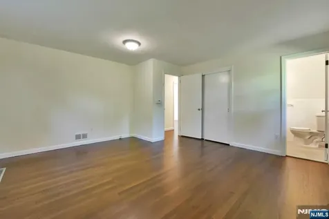 4 Marconi Street Tenafly NJ 07670