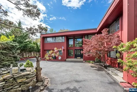 84 Bogerts Mill Road Harrington Park NJ 07640