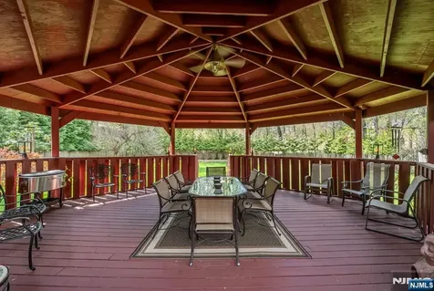 84 Bogerts Mill Road Harrington Park NJ 07640