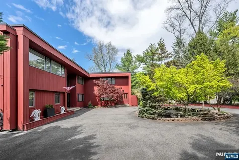 84 Bogerts Mill Road Harrington Park NJ 07640