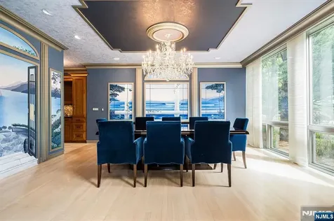 4 Hunter Ridge Woodcliff Lake NJ 07677