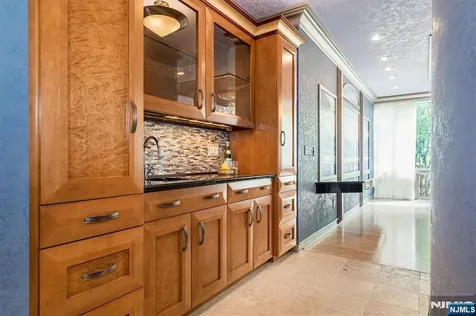 4 Hunter Ridge Woodcliff Lake NJ 07677
