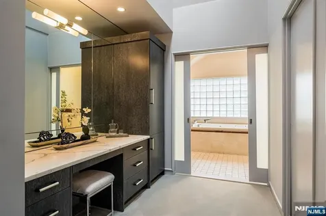 4 Hunter Ridge Woodcliff Lake NJ 07677