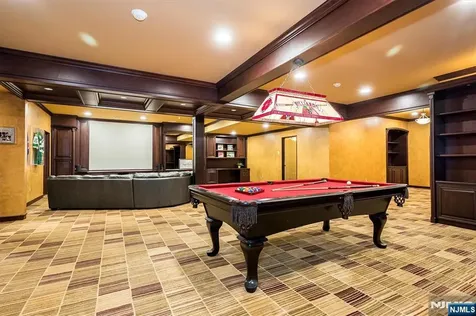 4 Hunter Ridge Woodcliff Lake NJ 07677