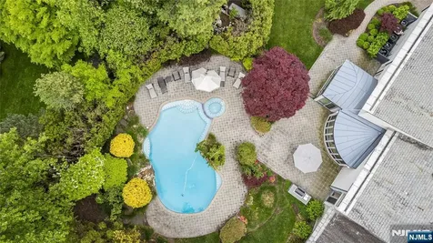 4 Hunter Ridge Woodcliff Lake NJ 07677