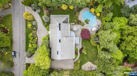4 Hunter Ridge Woodcliff Lake NJ 07677