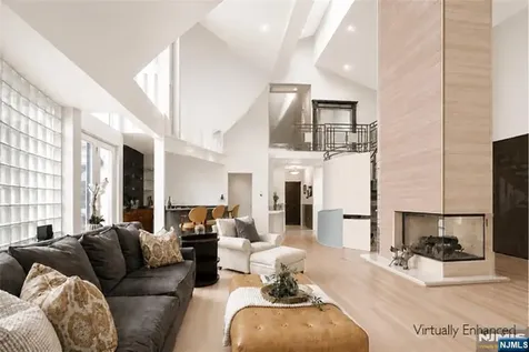 4 Hunter Ridge Woodcliff Lake NJ 07677