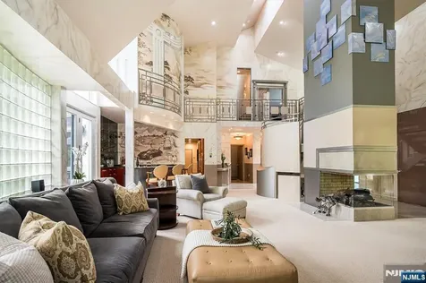 4 Hunter Ridge Woodcliff Lake NJ 07677