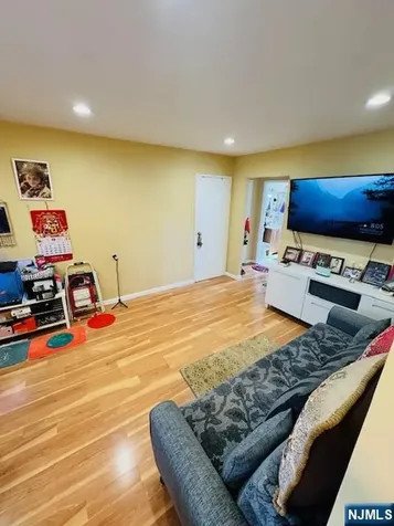 924 Stuyvesant Avenue Irvington NJ 07111
