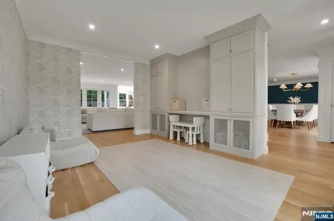 331 Wastena Terrace Ridgewood NJ 07450