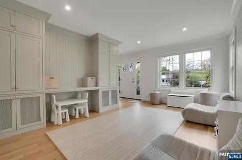 331 Wastena Terrace Ridgewood NJ 07450