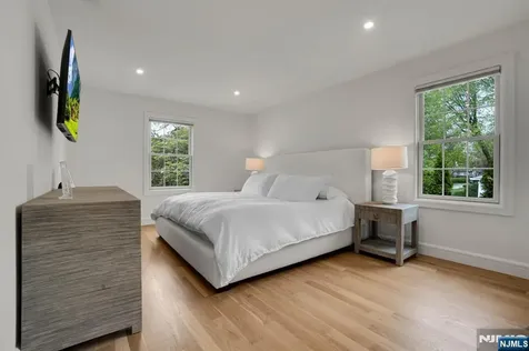 331 Wastena Terrace Ridgewood NJ 07450