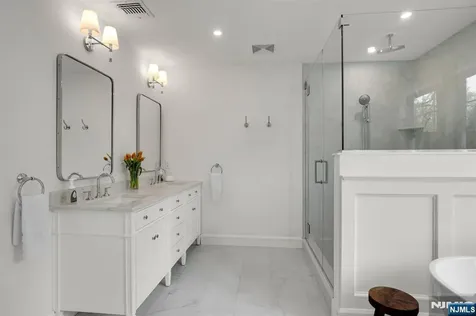 331 Wastena Terrace Ridgewood NJ 07450