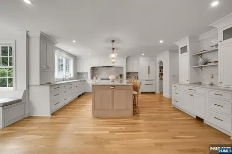 331 Wastena Terrace Ridgewood NJ 07450