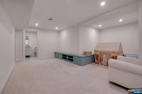 331 Wastena Terrace Ridgewood NJ 07450