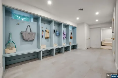 331 Wastena Terrace Ridgewood NJ 07450