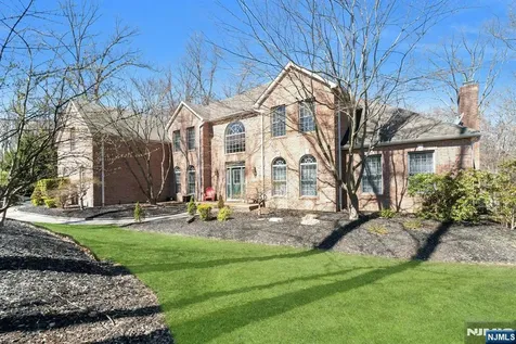 13 Greenfield Hill Sparta NJ 07871