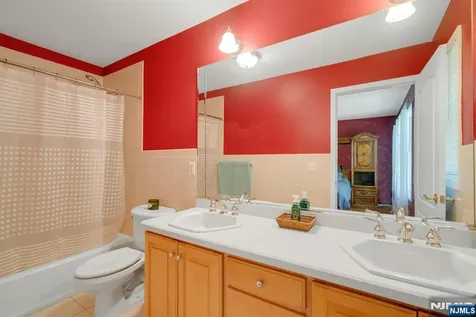 13 Greenfield Hill Sparta NJ 07871