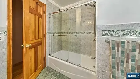 252 Valley Road River Edge NJ 07661