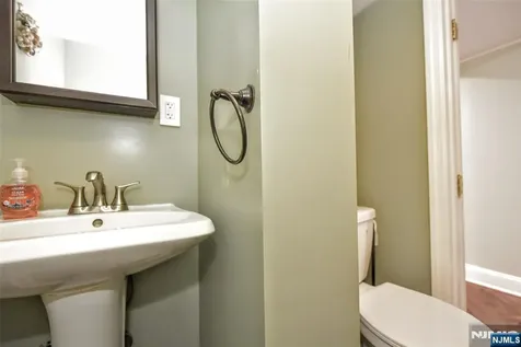 109 Brookview Drive Woodland Park NJ 07424