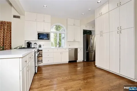 191 Hillside Avenue Englewood NJ 07631