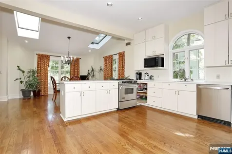 191 Hillside Avenue Englewood NJ 07631