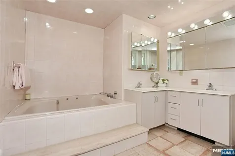 191 Hillside Avenue Englewood NJ 07631