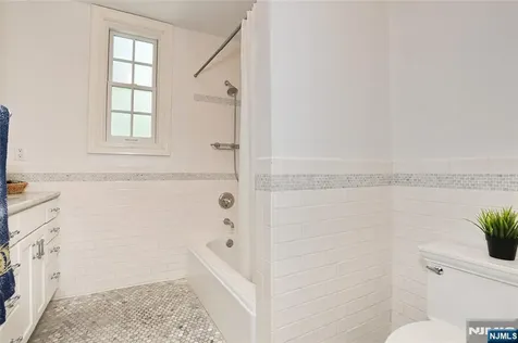 191 Hillside Avenue Englewood NJ 07631
