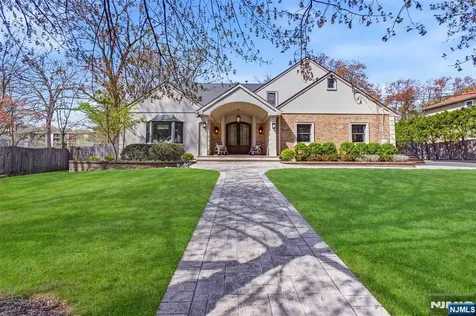 407 Mark Lane River Vale NJ 07675