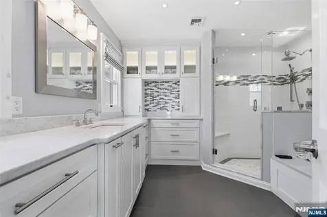 407 Mark Lane River Vale NJ 07675