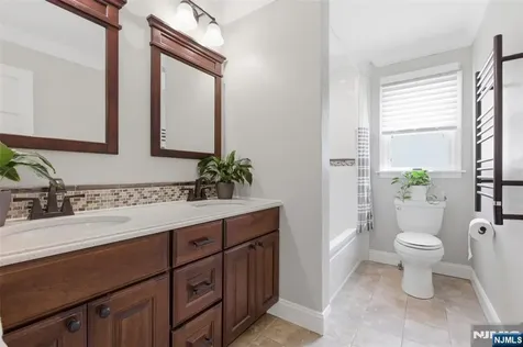 407 Mark Lane River Vale NJ 07675